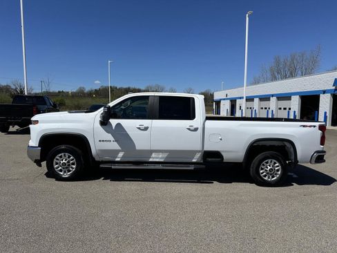 Used 2025 Chevrolet Silverado 2500 LT w/ Convenience Package AWD/4WD image 2