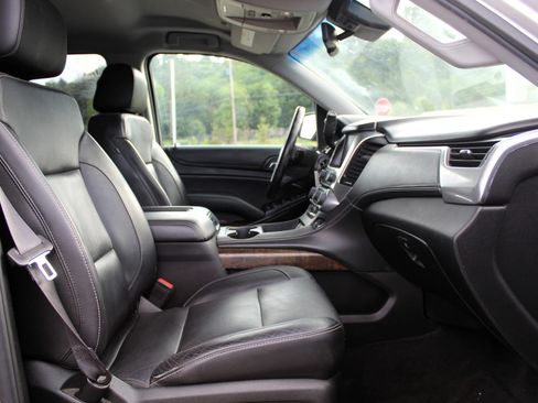 Used 2016 Chevrolet Suburban LT AWD/4WD image 18