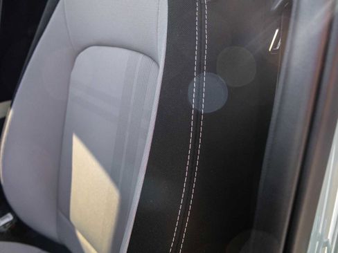 Used 2025 Hyundai Venue SEL image 14