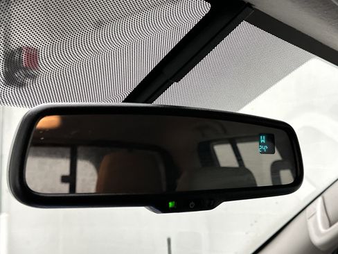 Used 2021 Nissan Frontier SV w/ Midnight Edition Floor Mats image 31