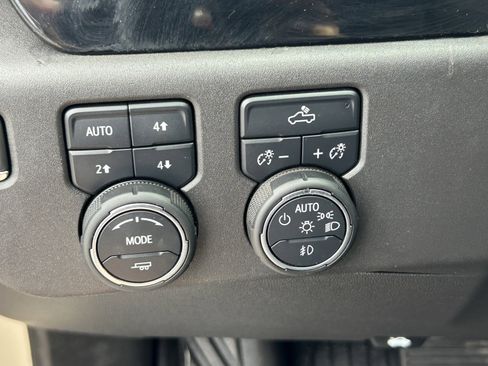 Used 2023 Chevrolet Silverado 1500 LT Trail Boss w/ Protection Package AWD/4WD image 15