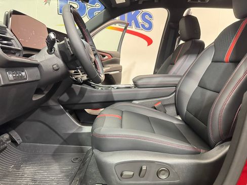 New 2026 Chevrolet Traverse RS w/ LPO, Floor Liner Package AWD/4WD image 8