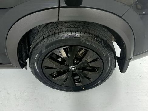 Used 2022 Nissan Rogue SV FWD image 29