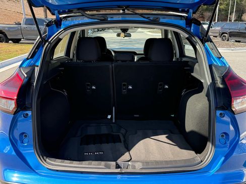 Used 2023 Nissan Kicks SV image 28