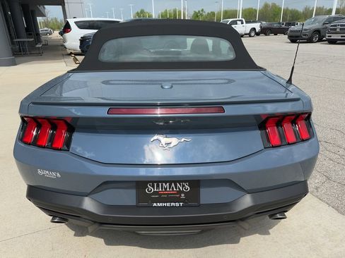 Used 2025 Ford Mustang Premium RWD image 6