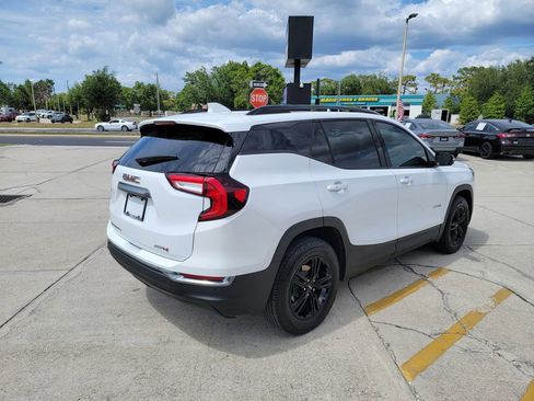 Used 2022 GMC Terrain AT4 w/ Infotainment Package II image 5