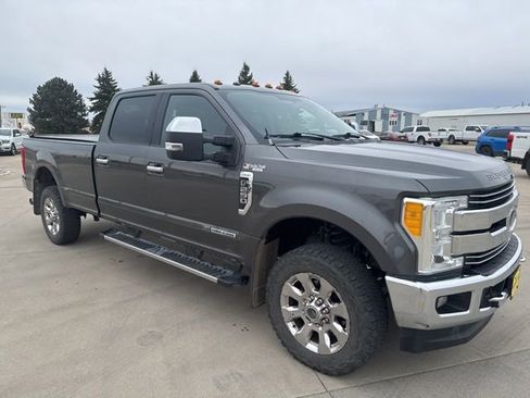 Used 2017 Ford F250 Lariat w/ Chrome Package image 2