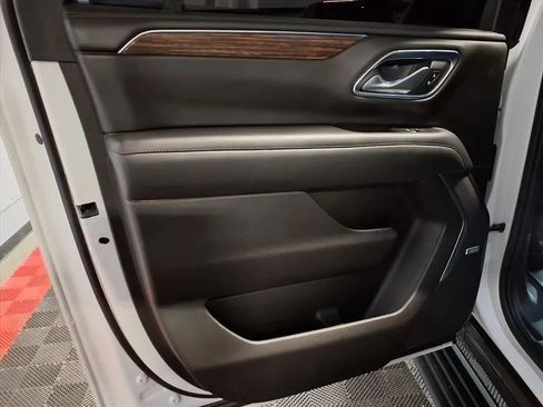 Used 2021 Chevrolet Suburban High Country AWD/4WD image 18