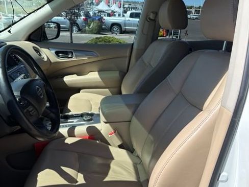 Used 2018 Nissan Pathfinder SL w/ Cargo Package AWD/4WD image 18
