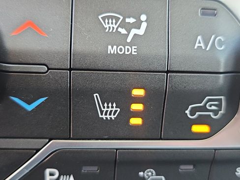 Used 2021 Jeep Wrangler Unlimited Sahara AWD/4WD image 24