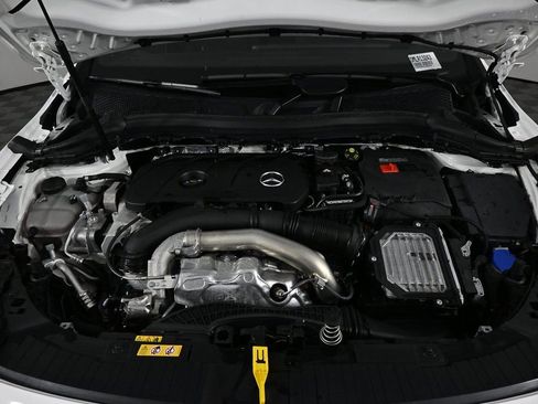 Certified 2025 Mercedes-Benz GLA 250 image 32