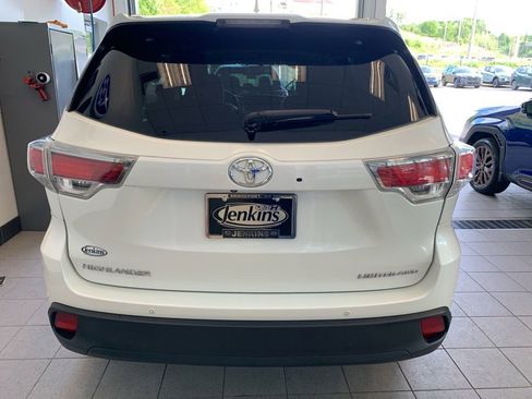 Used 2014 Toyota Highlander Limited AWD/4WD image 15