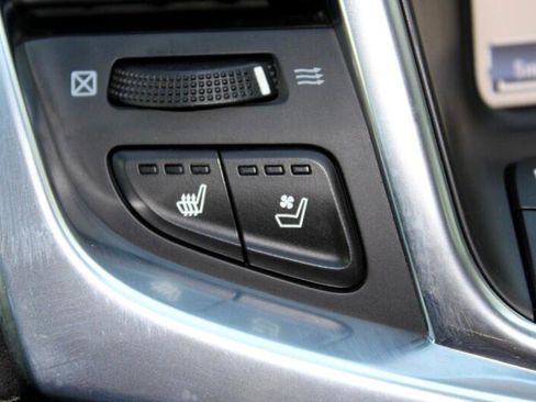 Used 2015 Chevrolet SS image 33