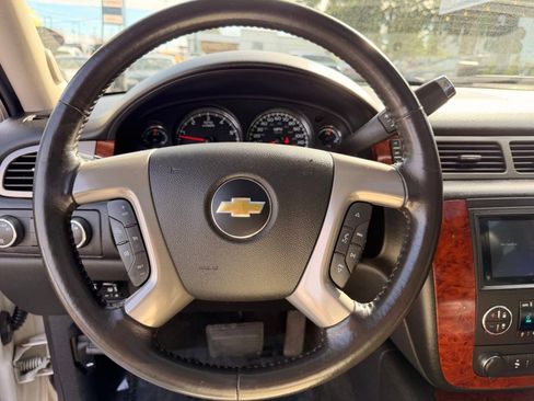 Used 2013 Chevrolet Avalanche LTZ AWD/4WD image 28
