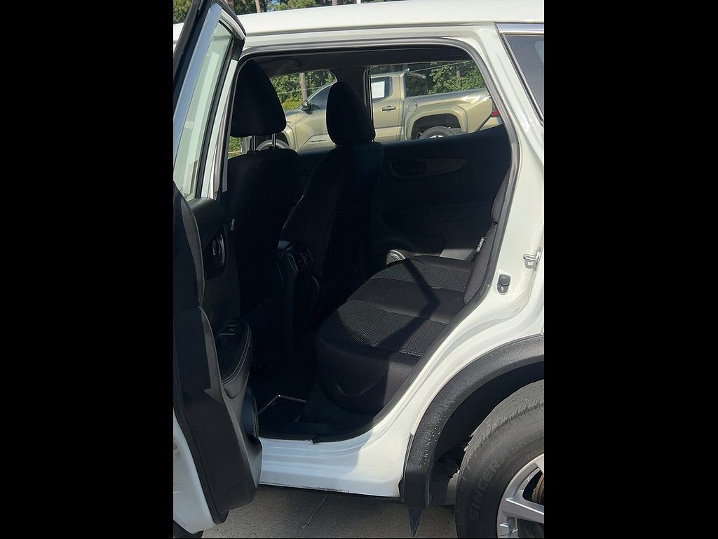 Used 2021 Nissan Rogue Sport S FWD image 11