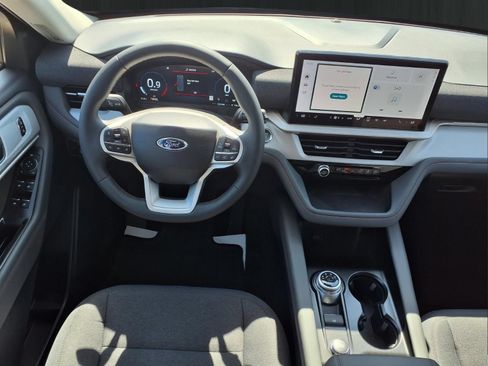 New 2026 Ford Explorer Active RWD image 17
