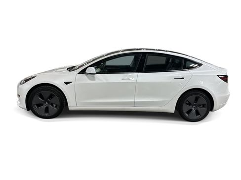 Certified 2023 Tesla Model 3 Standard Range RWD image 3
