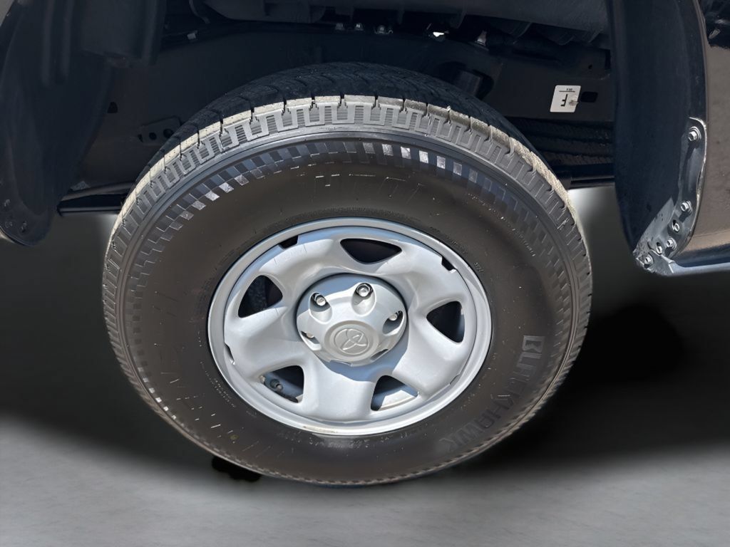 Used 2023 Toyota Tacoma SR AWD/4WD image 27