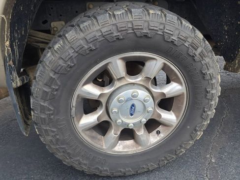 Used 2011 Ford F250 Lariat w/ Lariat Interior Pkg image 16