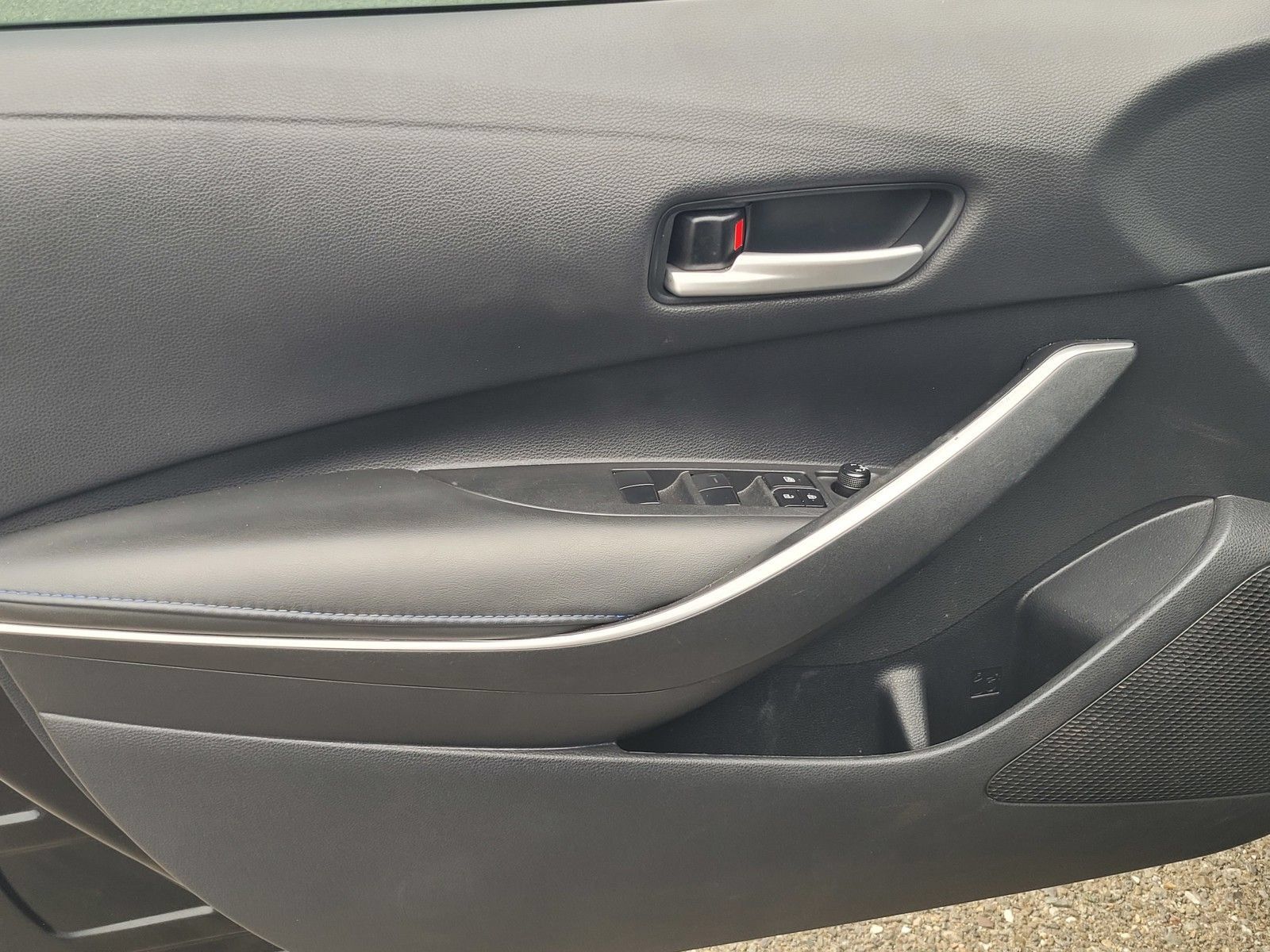 Used 2022 Toyota Corolla SE FWD image 17