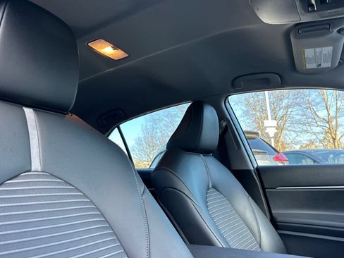 Used 2023 Toyota Camry SE w/ Convenience Package image 16