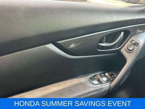 Used 2020 Nissan Rogue S FWD image 18
