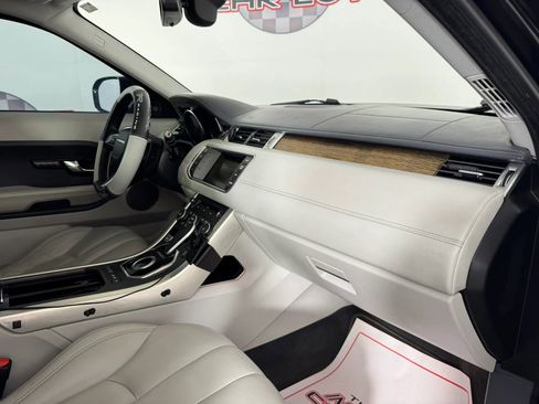 Used 2013 Land Rover Range Rover Evoque Prestige image 12