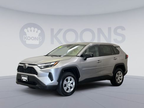 Used 2024 Toyota RAV4 LE AWD/4WD image 1