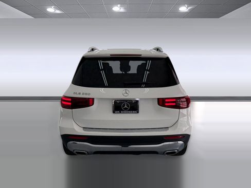 New 2026 Mercedes-Benz GLB 250 image 9