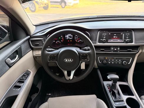 Used 2016 Kia Optima LX image 25