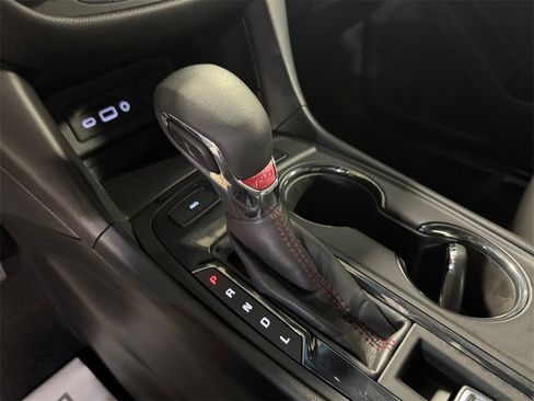 Used 2022 Chevrolet Equinox RS w/ Infotainment Package image 21