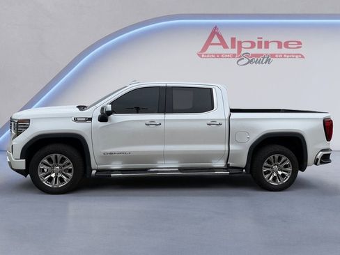 Used 2022 GMC Sierra 1500 Denali w/ Technology Package AWD/4WD image 2