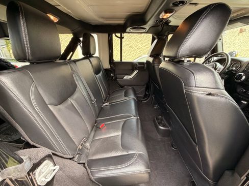 Used 2014 Jeep Wrangler Unlimited Rubicon AWD/4WD image 20
