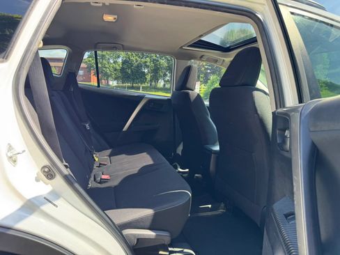 Used 2013 Toyota RAV4 XLE AWD/4WD image 15