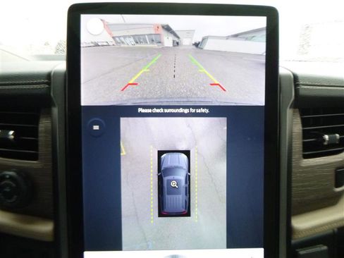 Used 2022 Ford Expedition Limited image 16