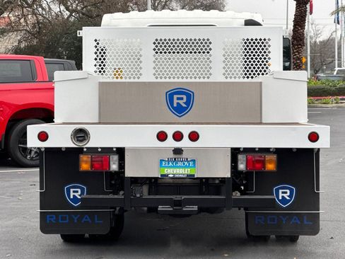 New 2024 Chevrolet Low Cab Forward RWD image 4