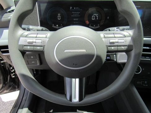 Used 2025 Hyundai Sonata SEL FWD image 25