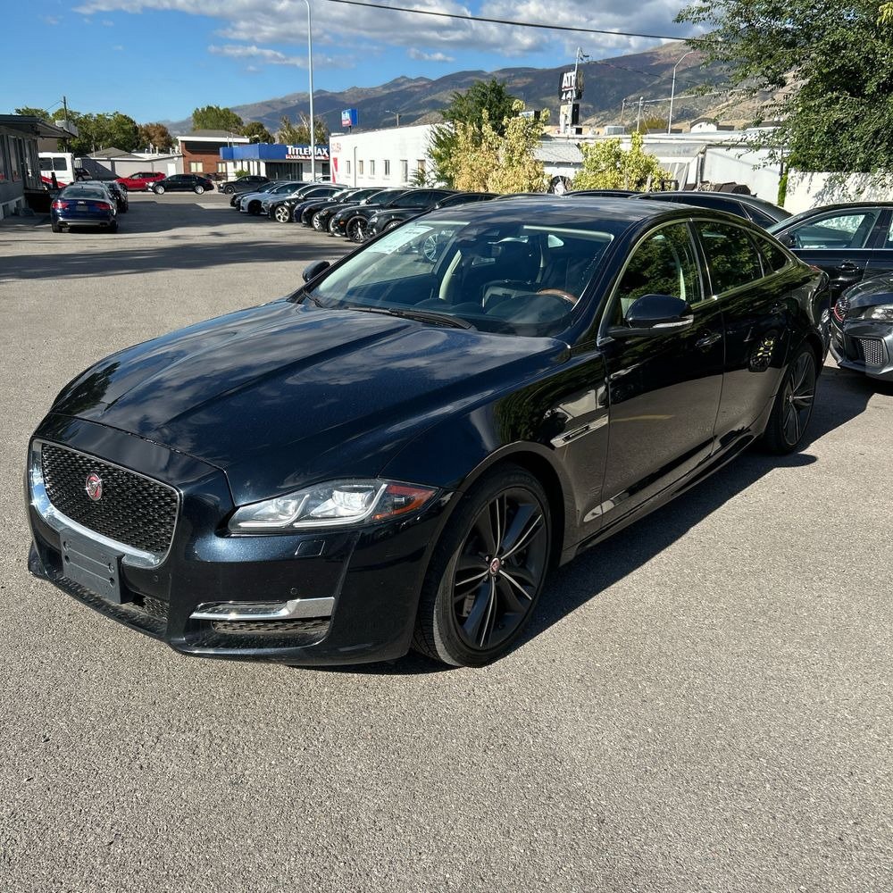 Used 2018 Jaguar XJ Supercharged RWD image 2