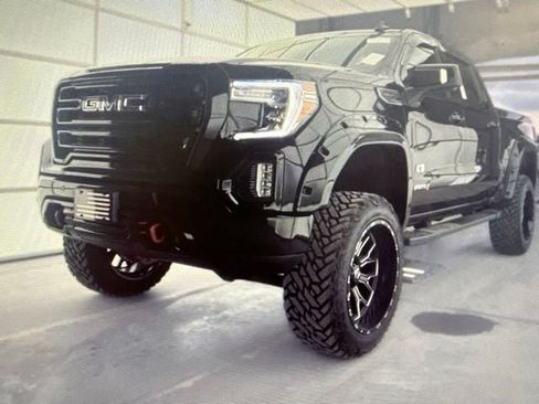 Used 2021 GMC Sierra 1500 AT4 w/ AT4 Value Package AWD/4WD image 2