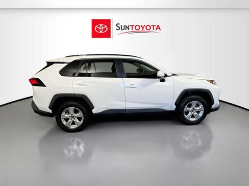 Used 2021 Toyota RAV4 XLE w/ Convenience Package image 2