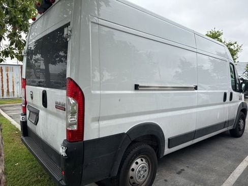 Used 2021 RAM ProMaster 2500 FWD image 3