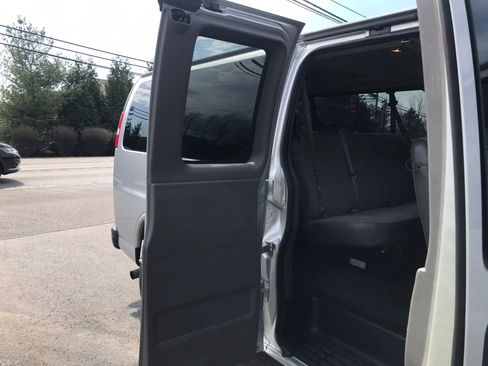 Used 2017 Chevrolet Express 3500 LT w/ LT Preferred Equipment Group image 37