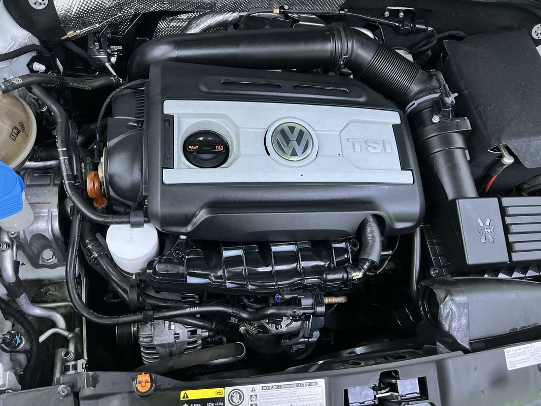 Used 2013 Volkswagen Beetle 2.0T FWD image 16