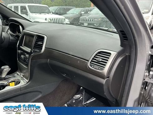 Certified 2018 Jeep Grand Cherokee Laredo AWD/4WD image 24