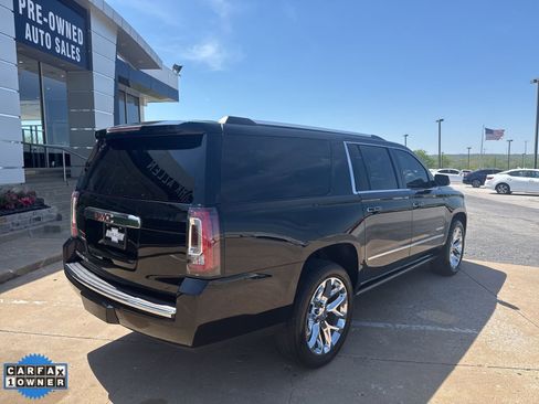Used 2019 GMC Yukon XL Denali w/ Denali Ultimate Package image 3