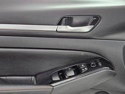 Used 2025 Nissan Altima 2.5 SR w/ SR Premium Package image 23