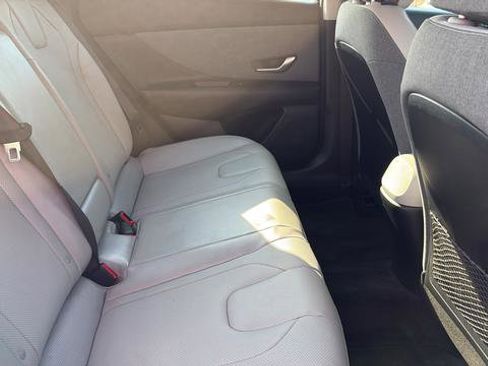 Used 2023 Hyundai Elantra Limited image 26