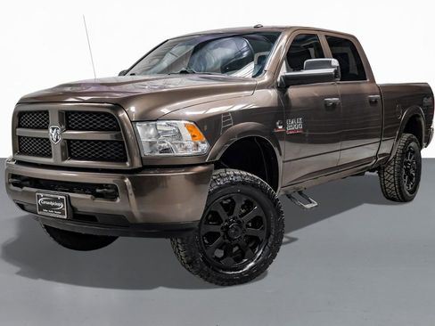 Used 2018 RAM 2500 Tradesman w/ Chrome Appearance Group image 4