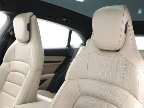 Used 2022 Porsche Taycan 4 Cross Turismo w/ Technology Package image 17