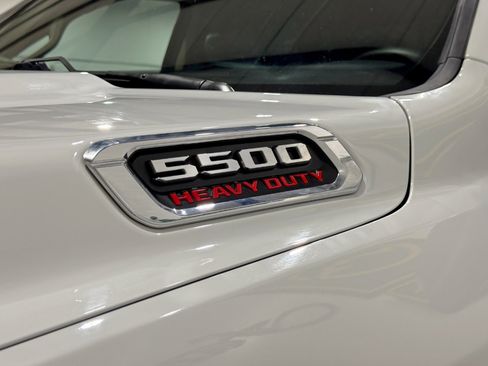 Used 2020 RAM 5500 Tradesman w/ Chrome Appearance Group image 36